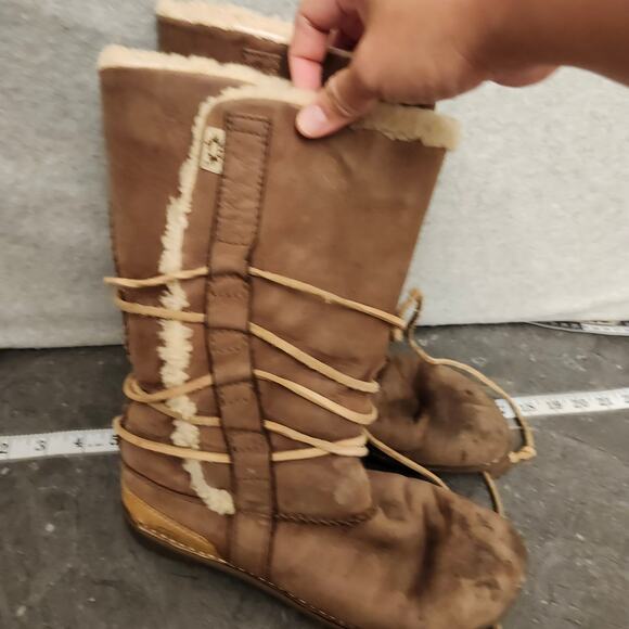 UGG Leather Boots Women's 8 Brown Sheepskin Lining S/N 1634 F80070 - Picture 2 of 11